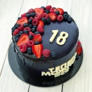 Купить Торт на 18 черный