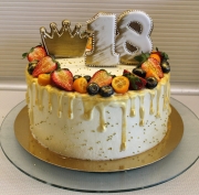 Купить Торт на 18 ягодный