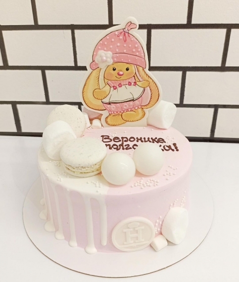 Купить Торт с шоколадными фигурками