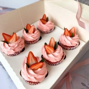 Купить Клубничные капкейки
