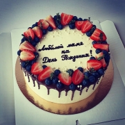 Купить Ягодный торт маме на день рождения